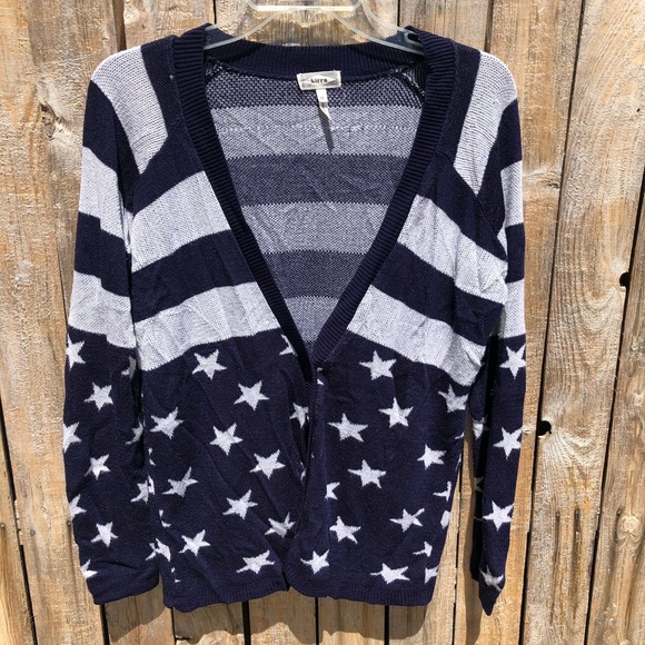 Kirra Stars & Stripes sweater - Picture 5 of 6